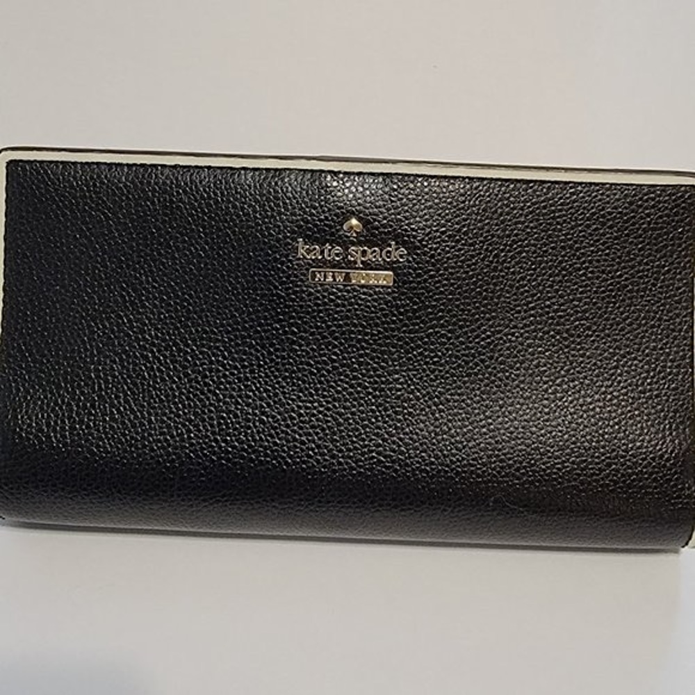 Kate Spade 3 Compartment Black Bifold Wallet NEW Unique Hard to Find!